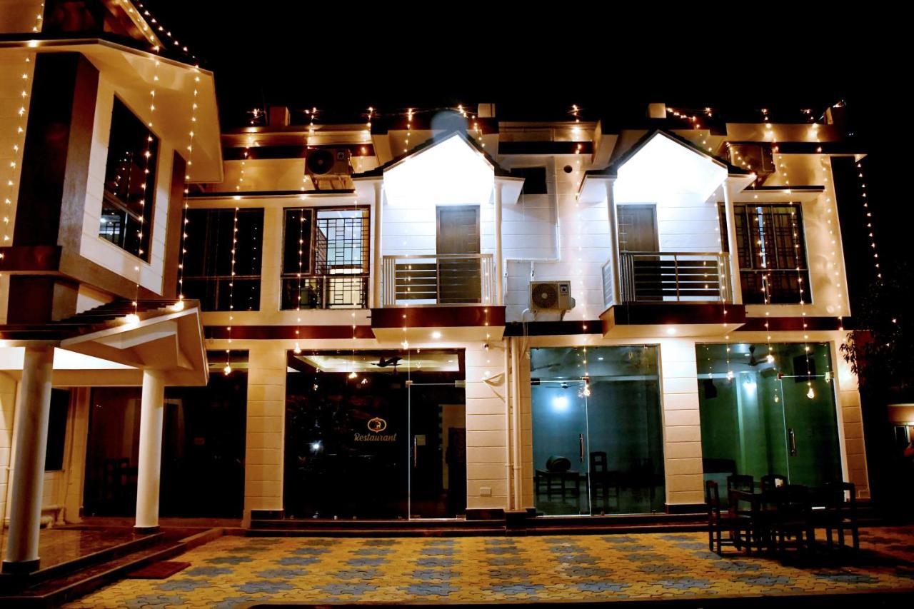 Hotel Aayes And Resort Shānti Niketan Eksteriør billede